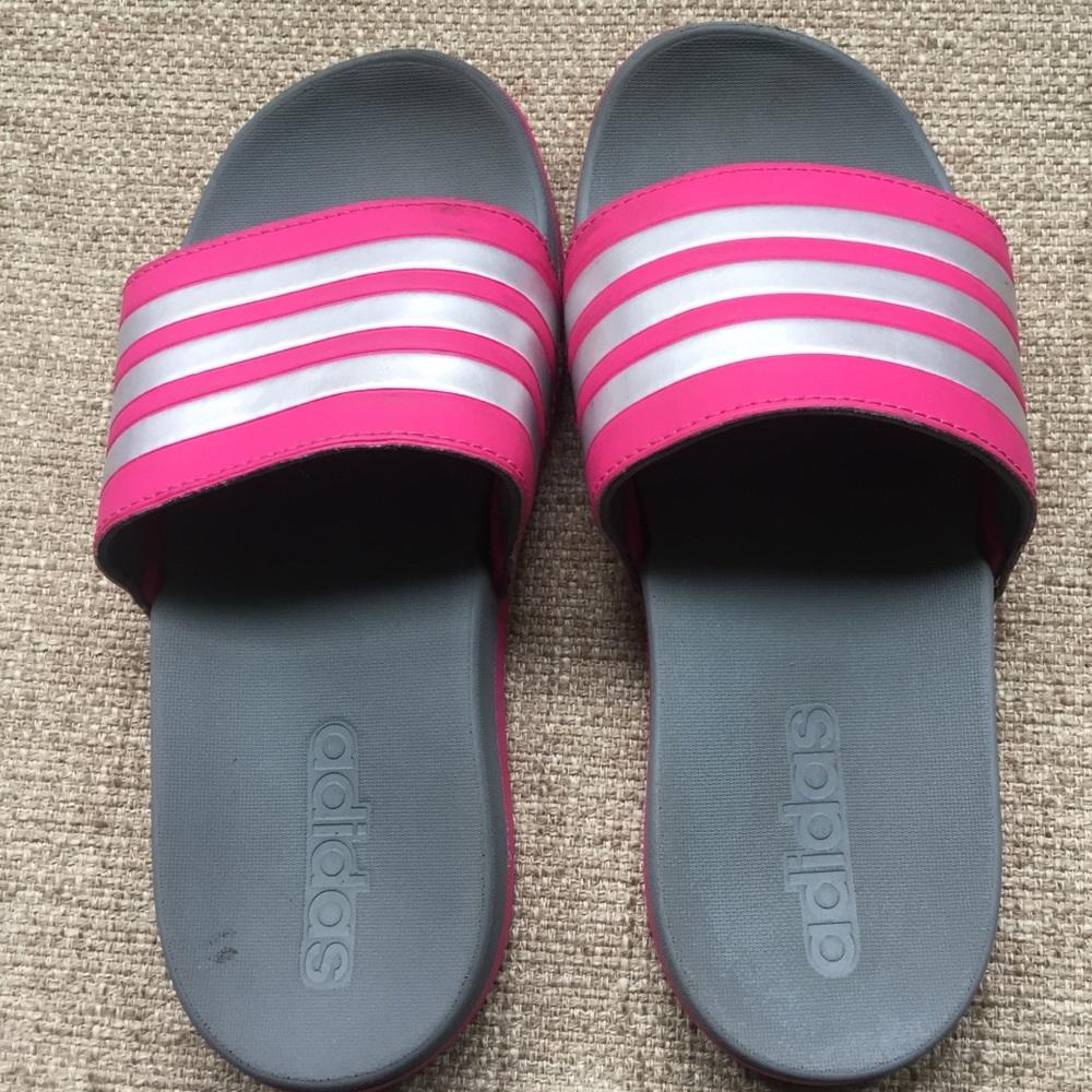 Adidas soccer slides pink and silver girls 13